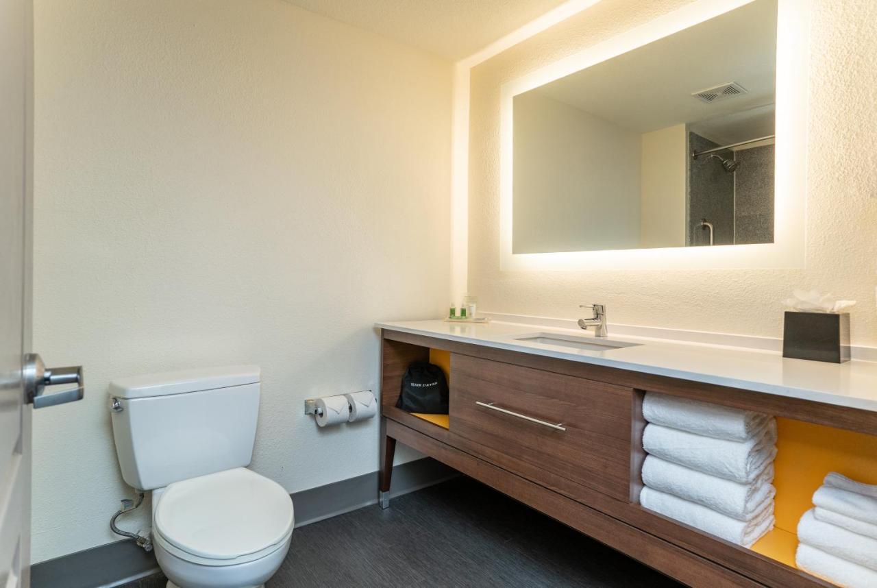 Holiday Inn Hotel & Suites Beaufort At Highway 21 By Ihg Esterno foto